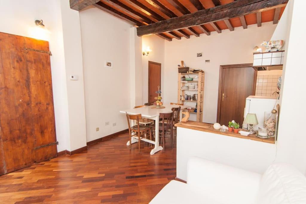 Romantic Apt In San Frediano Florenz Exterior foto